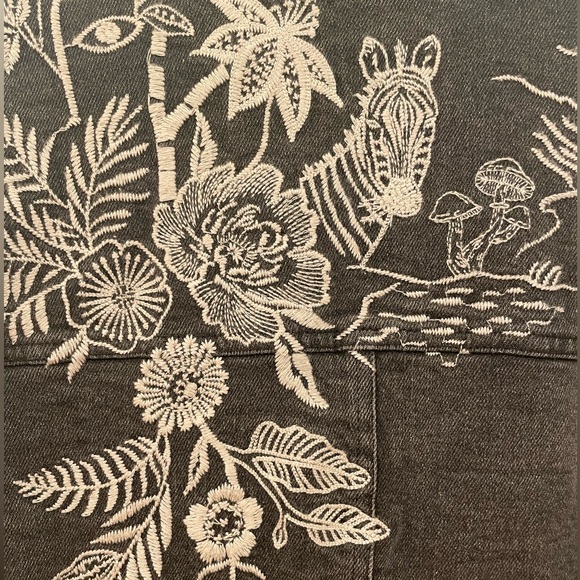 Johnny Was NWOT Denim Embroidered Jacket Never Worn! Eden Denim Worker Jacket - Picture 7 of 11